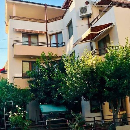 Студиа Мансарда Ненови Pomorie Exterior photo
