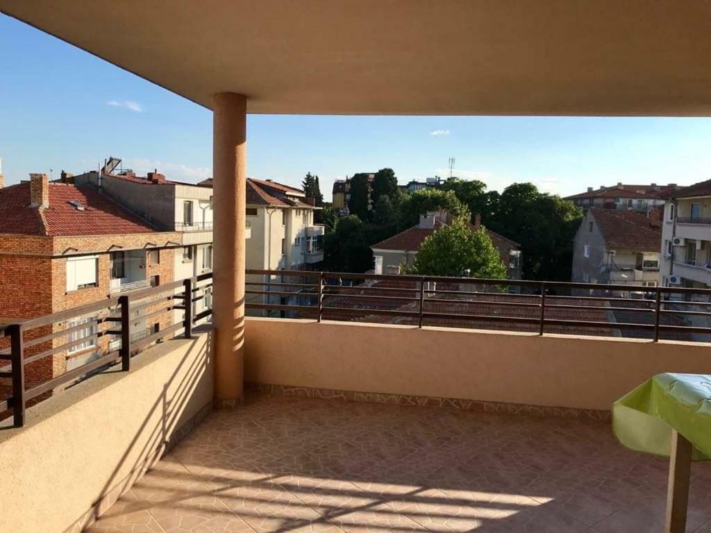 Студиа Мансарда Ненови Pomorie Exterior photo